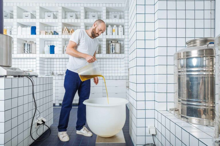 reportage savoir-faire artisan savonnier paris